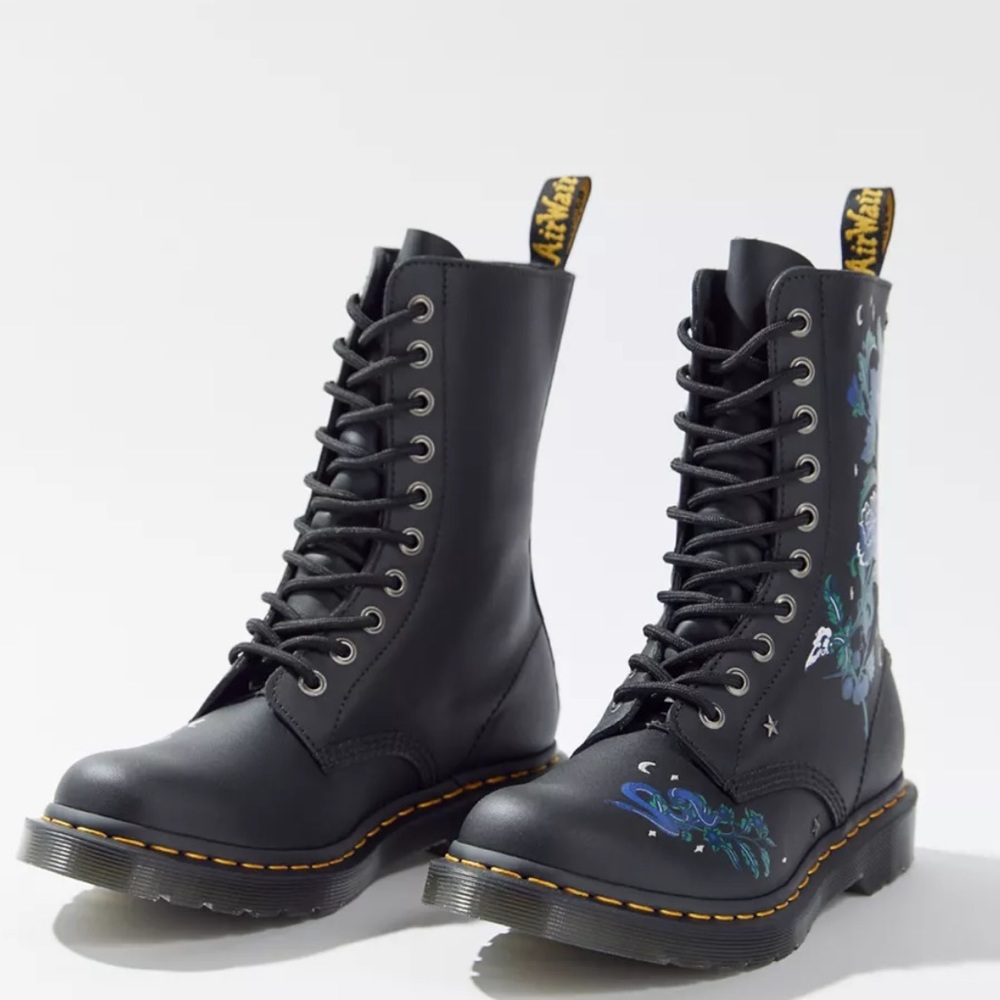 Dr Marten 1490 Mystic Garden Boot started floral lace up shoes rare new in box - Picture 2 of 7